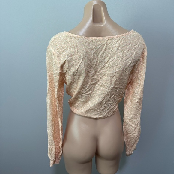 Urban Outfitters Peach Micro Floral Print Twist Front Crop Top Shirt Small Pink - Picture 3 of 6